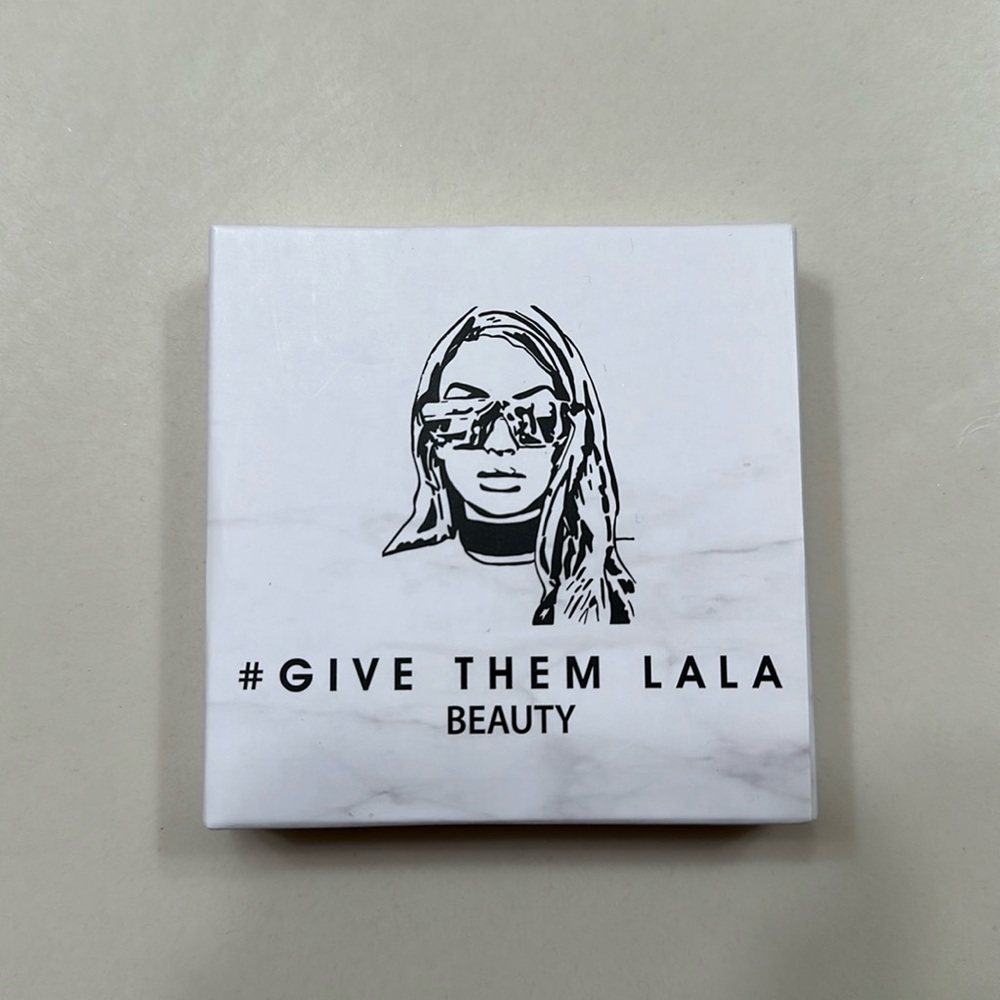 Give The LaLa Beauty Highlighter